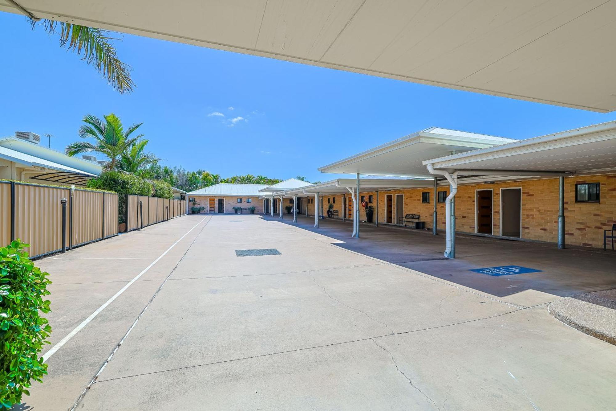 Emerald Central Palms Motel Exteriör bild